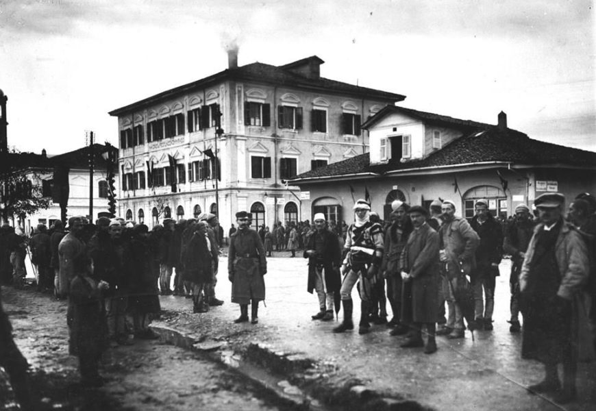 Uron an Berchtold in 1913: The Serbian population of Mitrovica taking the Albanians lands and fields