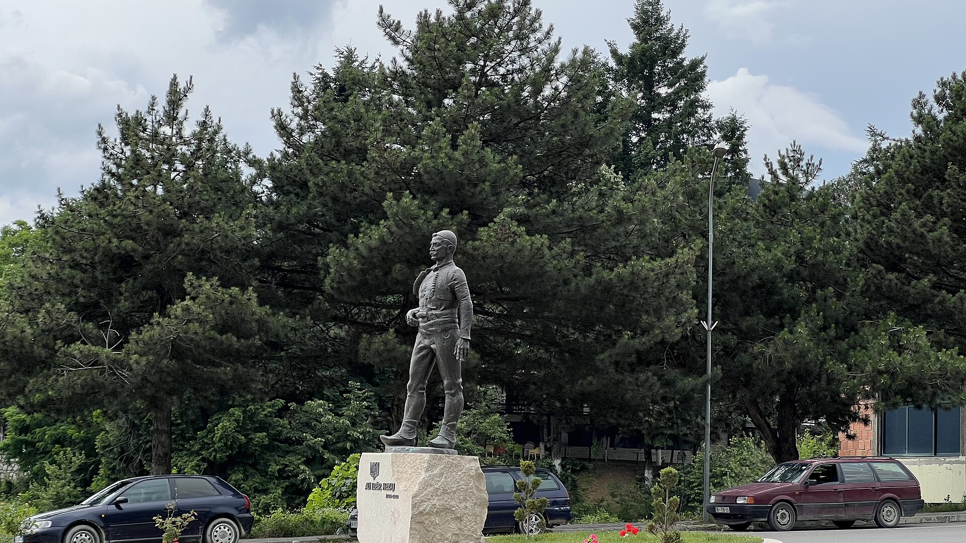 Statue of Ali Iber Nezaj