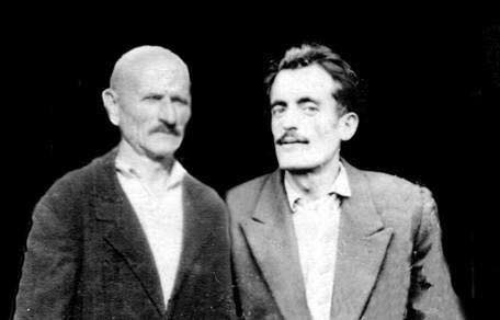 Çung (Jahë) Tahiri and Isuf Zymeri of the Dedushaj of the Vuthaj