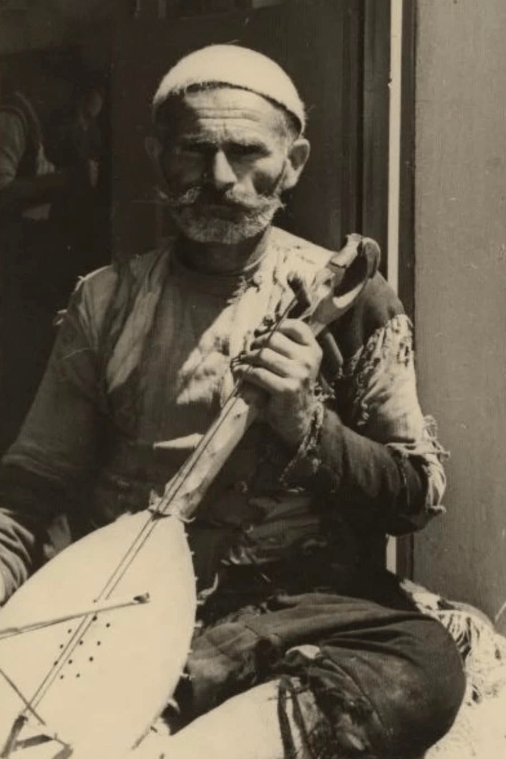 The Lahuta player Sheq Kolaj from Bijelo Polje (Fushebardhë) of&nbsp;Montenegro