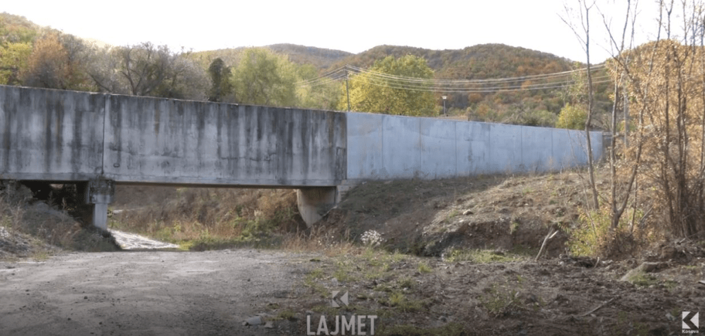 Albanian authorities arrest Serbian terrorists Jovan and Dragisha Viçentijeviq and Igor Dimoviq for the bombing of the water supply of Ibër-Lepenc of&nbsp;Varagë