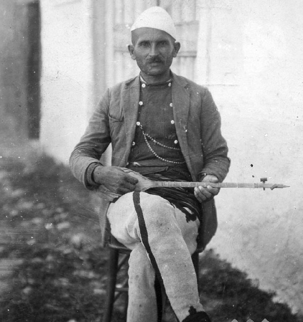 Maxhun Fazlija, Albanian folk singer in Gjakova in&nbsp;1930