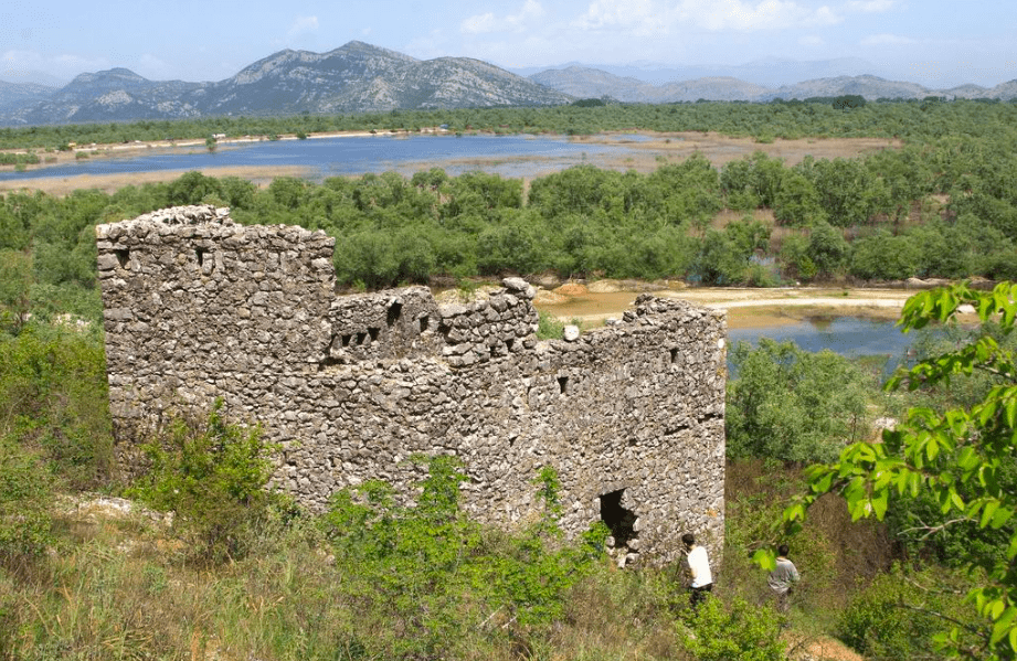 Fortified Albanian–Ottoman Stone Houses and Kullas as Protection Against Montenegrin Raids in the 1860s
