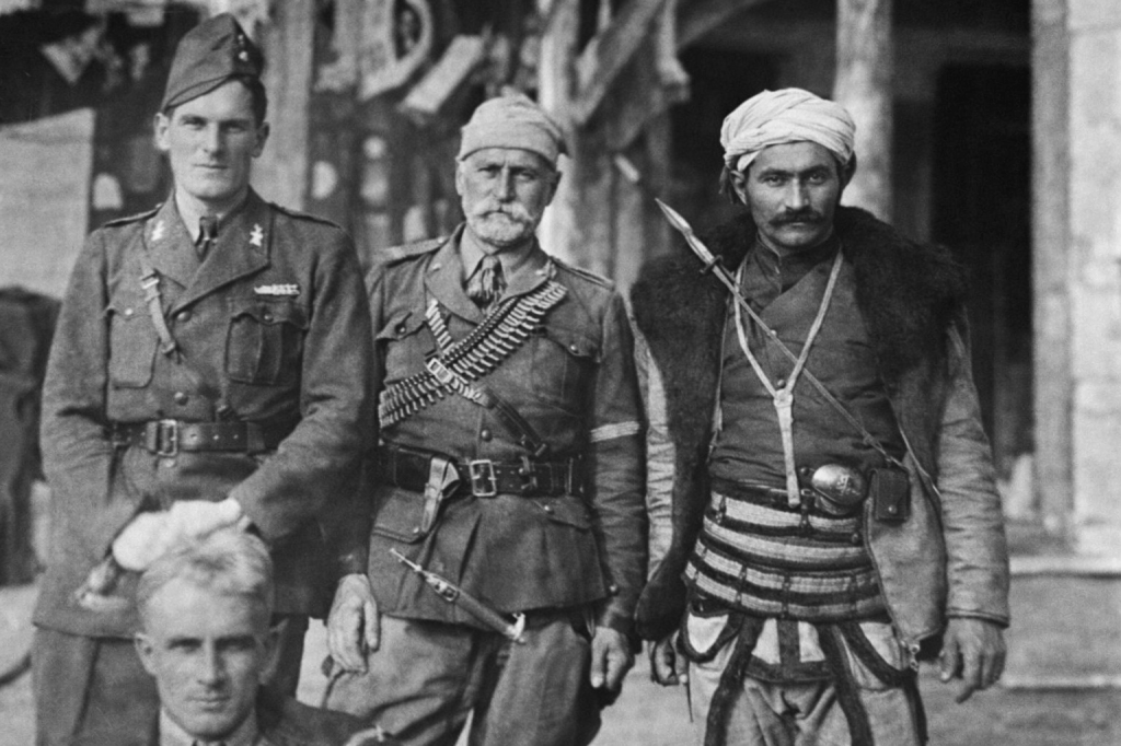 Rrustemi together with Kolë Bibë Marku and a bannerman from&nbsp;Drenica