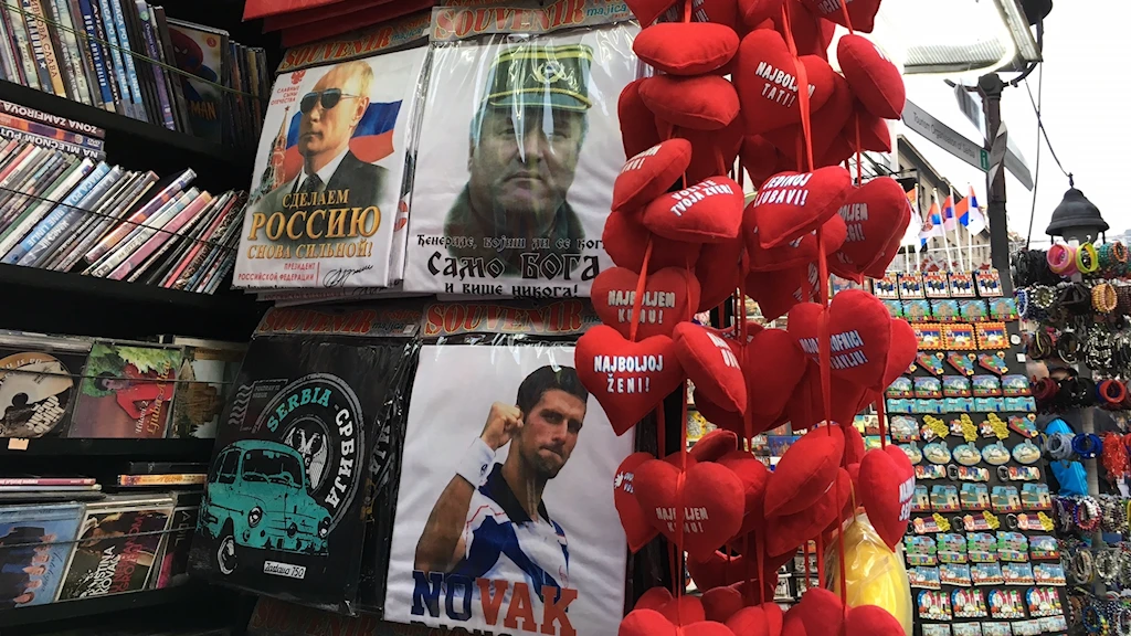 Српски убице, ратни злочинци и терористи фотографишу се са децом и тинејџерима у&nbsp;Србији