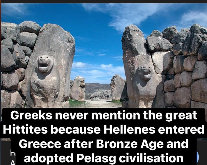 Ο ελληνικός πολιτισμός χτίστηκε πάνω στους Πελασγούς και τους Χετταίους και ο ελληνικός πολιτισμός αναπτύχθηκε μετά την Εποχή του Χαλκού