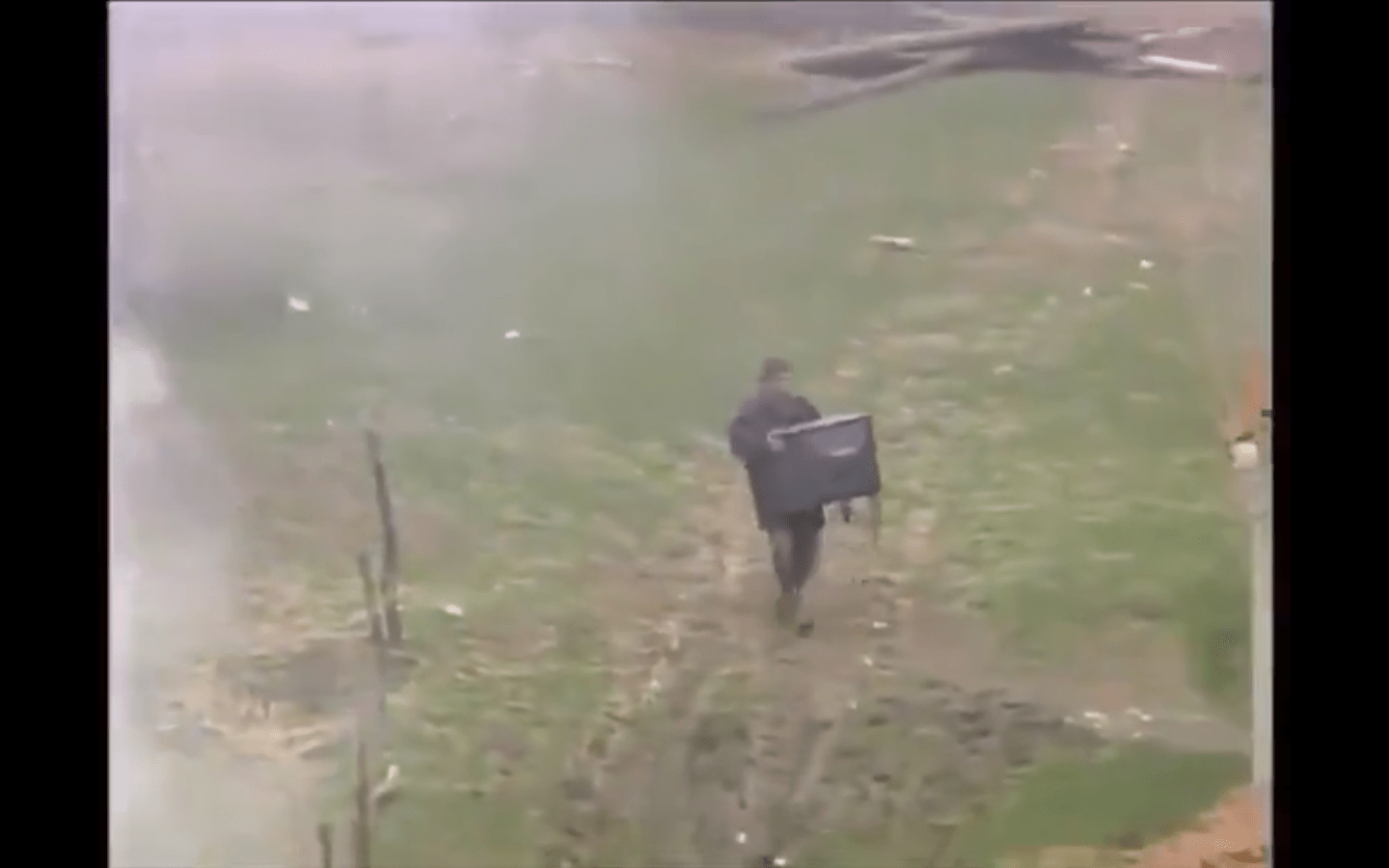 Serbs looting homes, burning haystacks and stealing Albanian TV’s in 1999