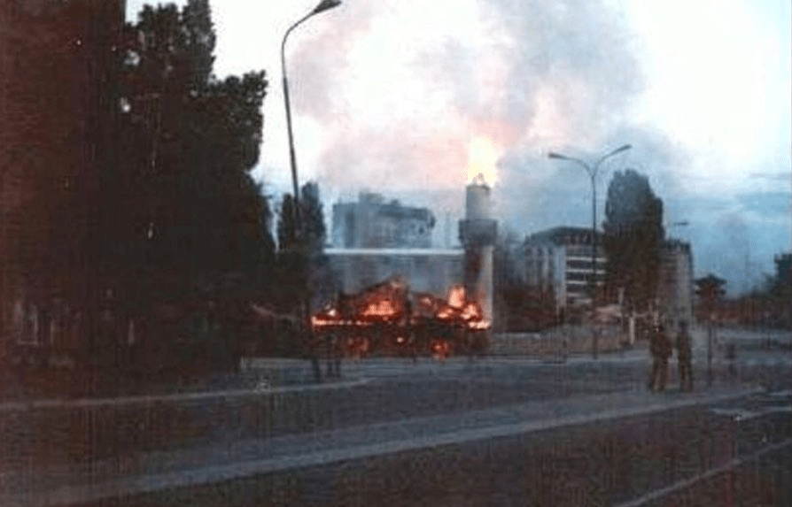 In 2000, Serbian radicals burned down the Ibër Mosque of Mitrovcia, built in 1777, and ethnically cleansed the Albanian aboriginals