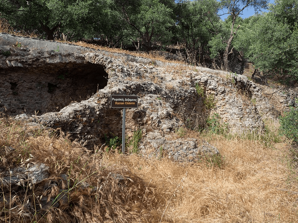 The ancient city of Ilir in Crete and its coin written in Albanian Elyrion