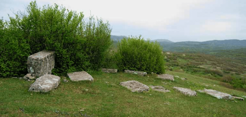 The Greek-Illyrian Cemetery of Šćepan Polje: Stećci (Stechaks) and the Pre-Slavic Heritage of Montenegro